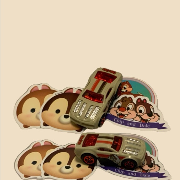 Chip and Dale Disney Series Matchbox Car with extras - Picture 8 of 16